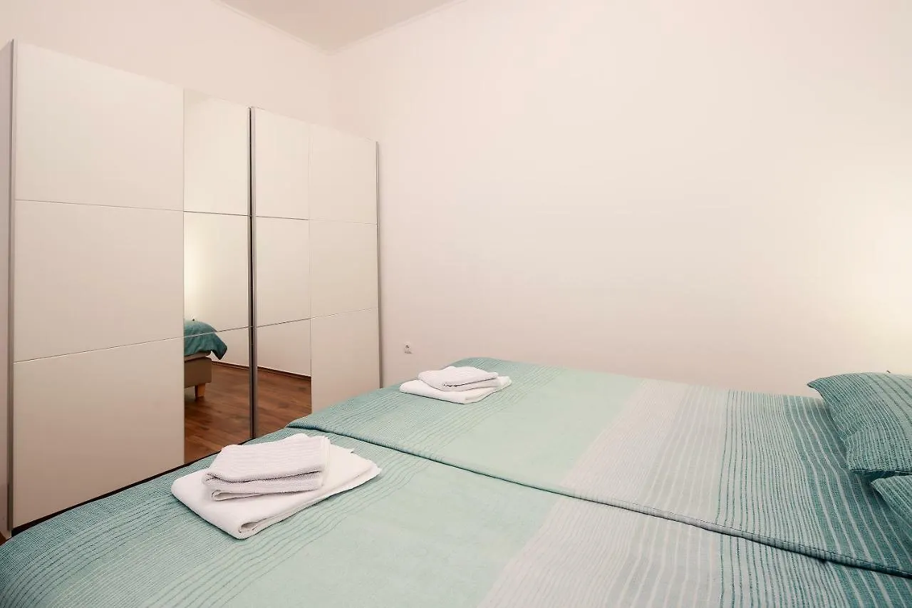 Apartments Galboka Nerezine